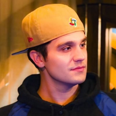 motivodetudols's profile picture. Os meus olhos gostaram dele, desde o primeiro momento e Deus sussurrou ao meu ouvido: "Ele é seu anjo e você a luz que o guia".