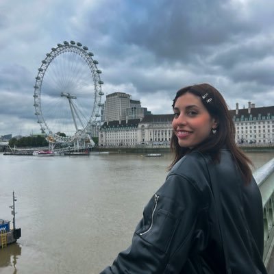 daisyfromthesea's profile picture. drafting || she/her, 27 || queer and evil characters enthusiast || tiktok: houseofalisea 🌼