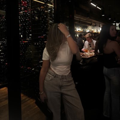 Reeeeyyyyy's profile picture. Women in Medicine