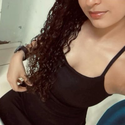 aline_dzg's profile picture. novinha, um pouco safadinha