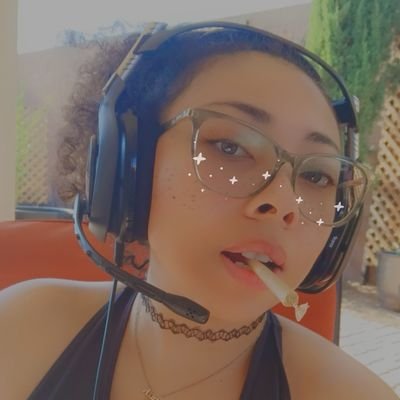 Aurora_Mornings's profile picture. Madison || 29 || Xbox: CoD, Rainbow 6 & Destiny player ^-^ ||420❤💛💚