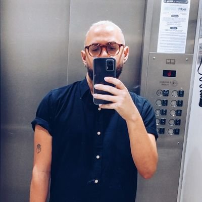 stenionobrega's profile picture. (...) viver é um frenesi...