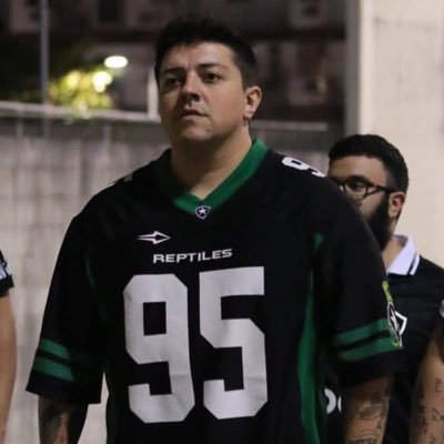 rogeriobvaz's profile picture. trabalho com dente e sou muito @botafogo 🔥