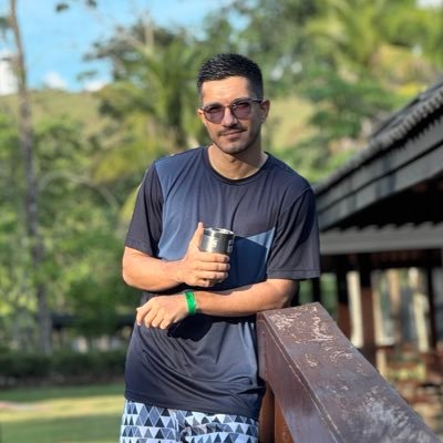 TheJefh's profile picture. procrastinações, memes, pets, etílicos e afins!  #VaiCorinthians🏴🏳️