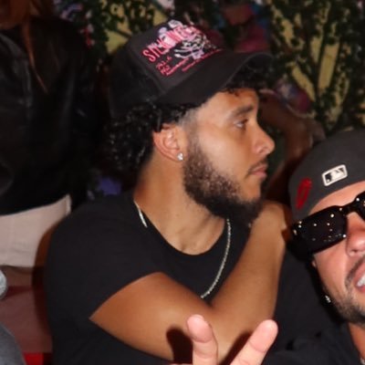 YoFavScroller3's profile picture. Free my brotha💔