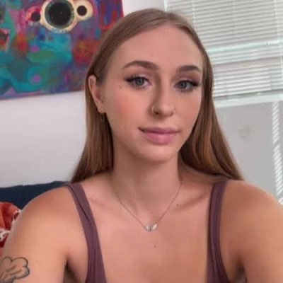 Alison018000's profile picture. 