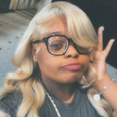 iyuananiicole's profile picture. young turnt lil bitch 🫦.