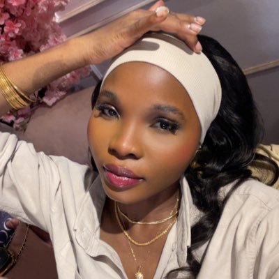 livingin_ng's profile picture. short/long term rental on fully serviced apartment |beach house|car rentals |comfort|convenience| Dm to book.