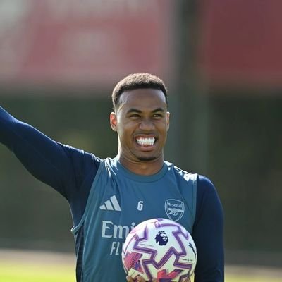 derah_Afc's profile picture. Arsenal♥️🤍
North London forever ⚪🔴 #COYG