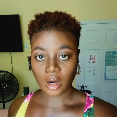 alexia_chatelle's profile picture. who Jah keep is well kept. 💐 | poet. dancer. aborisha. love activist. 🪬