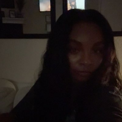 1britiana's profile picture. hell no you can't use my lipgloss.