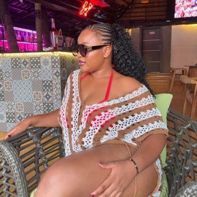 chii_okk's profile picture. living bipolar, loving louder💁❤️