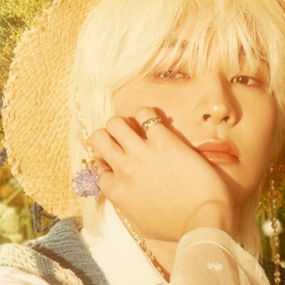 everywonuuu_j's profile picture. 𑣲 babe won & babe gyu truther ೀ