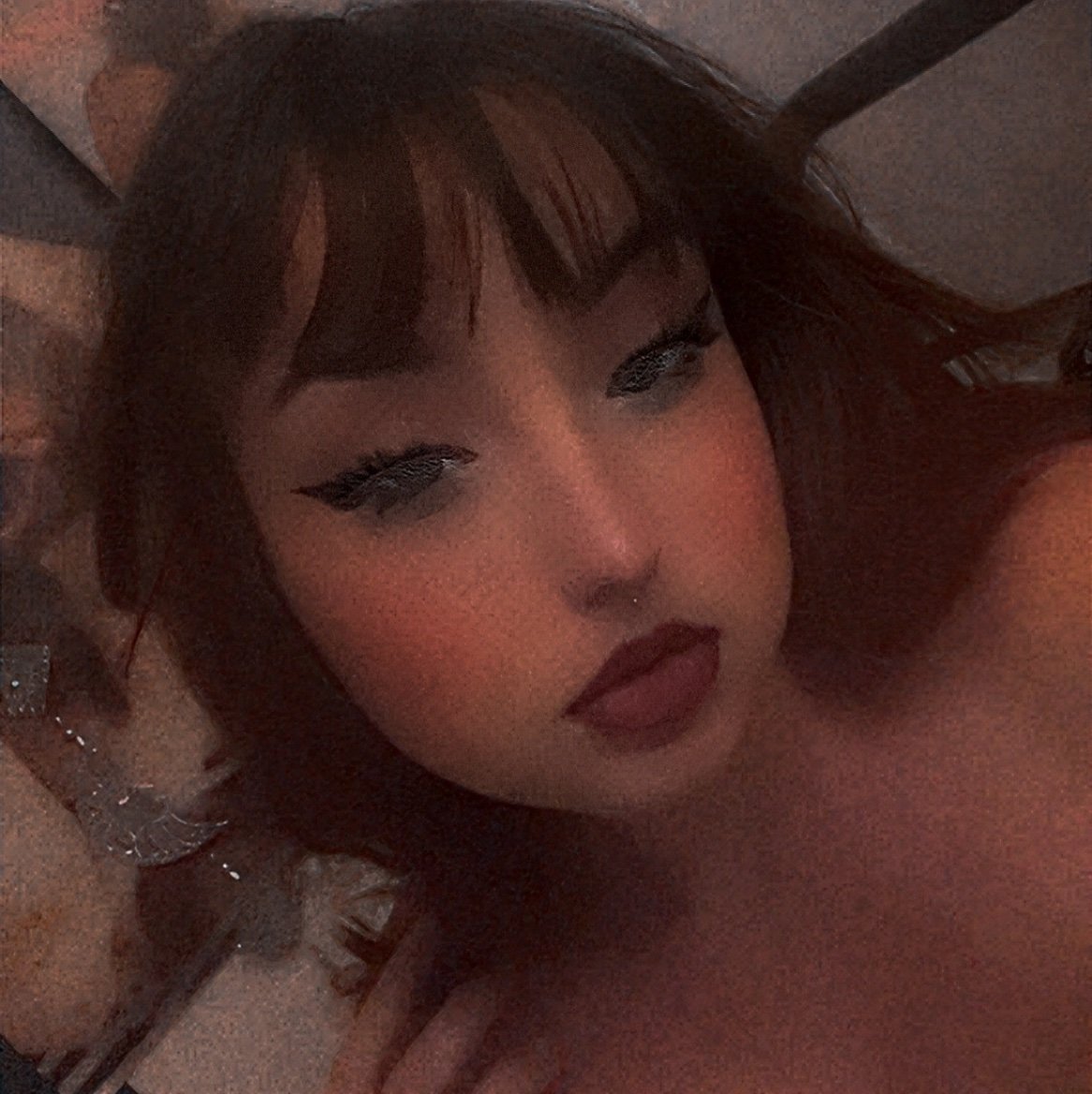 strwberrystuffy's profile picture. 