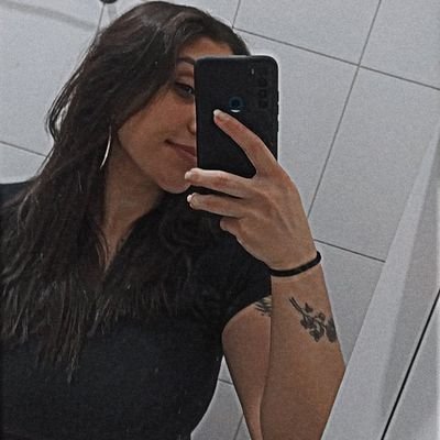 CamiilaR1_'s profile picture. Enfermagem 🩺💉

Streamer/Criadora de conteúdo na Twitch (nas horas vagas)