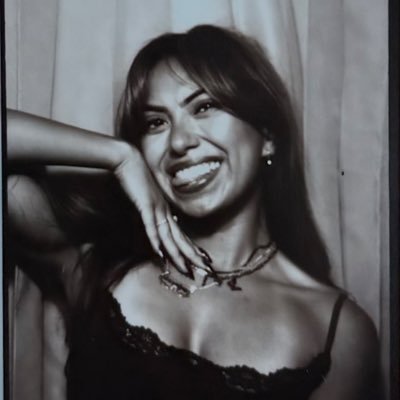 JazalyneV's profile picture. 