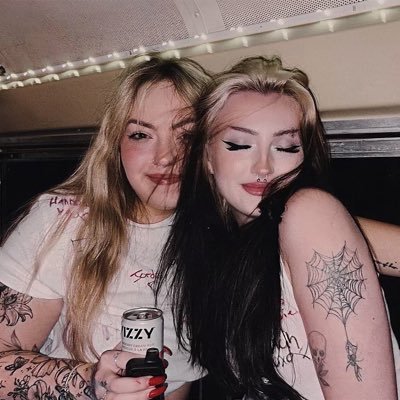 imsufferingxo's profile picture. follow my ig ❕