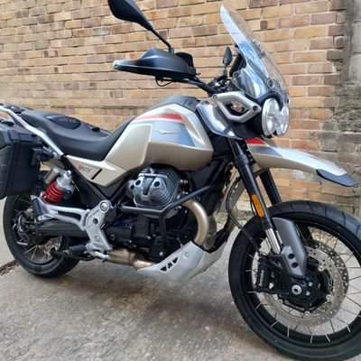 davefeetham65's profile picture. I'm a man for all seasons, except int winter cos I'm a bit nesh! ⚔️