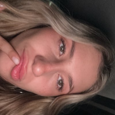 camilagomb's profile picture. ♀