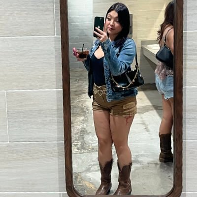 xocryssss's profile picture. have the day u deserve ✨