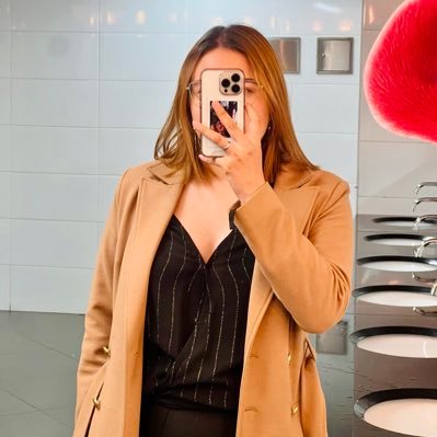 angtcp's profile picture. Si no barres la mierda hoy, tal vez mañana la pises. De izquierda y de Santa Fe, como debe ser.