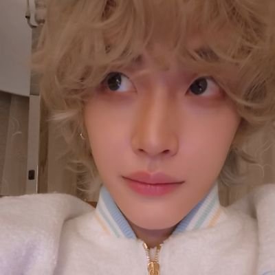 aiyablackycat's profile picture. 