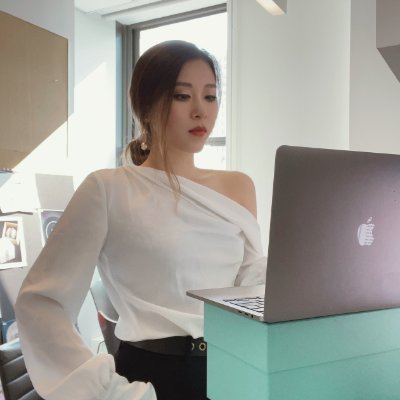 MiaHarperpb's profile picture. Starting from scratch and fearless 💋 Cosmetics distributor and dream chaser 💼 Obsessed with skincare, sunsets, and success 🌅💪 Be your true self