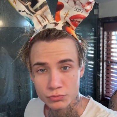 jadengram_'s profile picture. lover of sad music