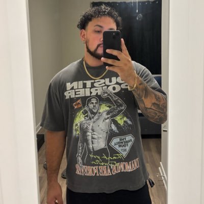 R_argueta12's profile picture. 