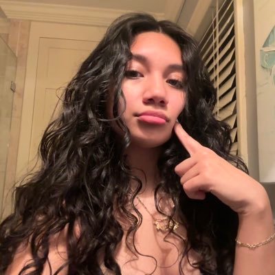 nancyrocana's profile picture. you found me :p