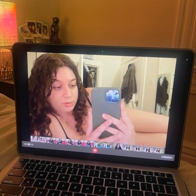 lexkisses's profile picture. 20 | carefree 🖖🏻| toronto