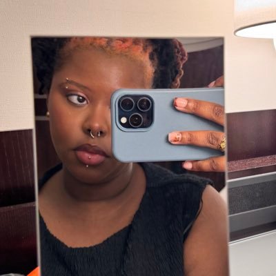 maeflowerrrrrr's profile picture. 🌻I’m made of flowers🌻| Avid Reader | Writer |Simmer | 💫Somehow I’m into everything and nothing at the same time💫 Free Palestine🇵🇸🍉