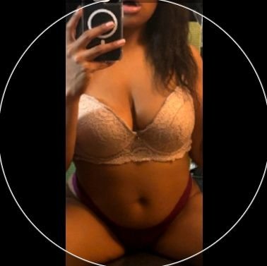 PrettyPeachPuss's profile picture. I'm light caramel thick 🍑 real freaky with my lil wet Young Scorpio pussy 
I also love being controlled and tied up like a sex puppet so please pull my string