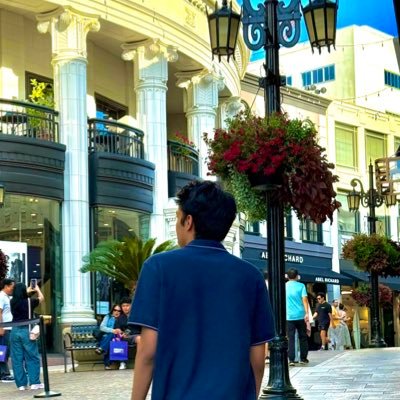 Manarhimself's profile picture. 500,000+ YouTube Subscribers | Building the Future of Digital Culture