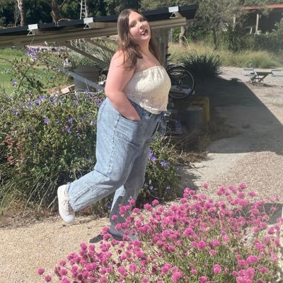 bazos_'s profile picture. keylee | 28 | #UNT20 | #TCU22 ✨