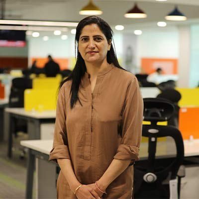 daphrouss's profile picture. From mastering the intricacies of the stock market to captivating audiences as an anchor, that’s me :-)