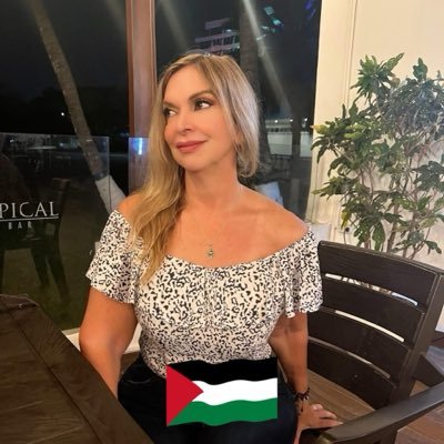 Farasha18223155's profile picture. Basically, I'm a free spirit.I’m kind of an every woman”. who loves justice, truth and peace..! ✌️