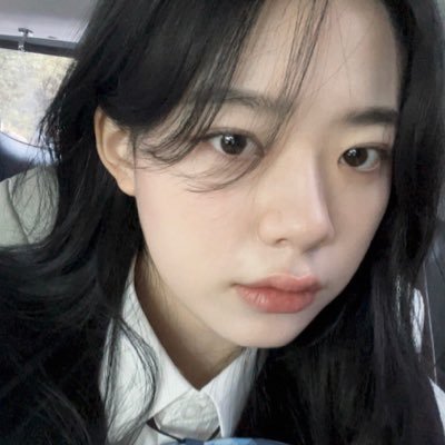 1uvnoour's profile picture. 나도 초록을 피울 수 있을 것만 같고