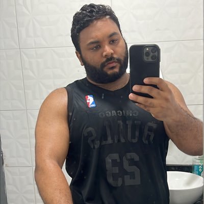 pocsofrida's profile picture. sad