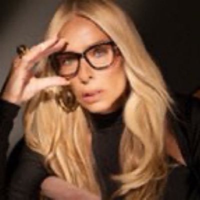 emauee's profile picture. bload and fire