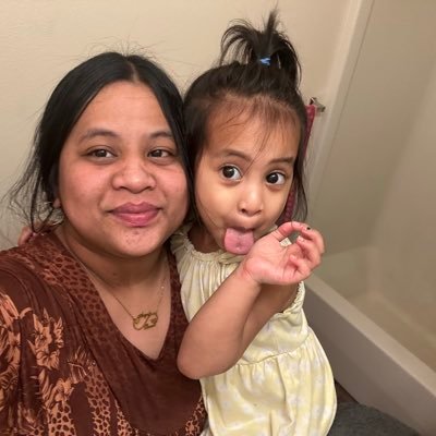 AngelieDesman's profile picture. 