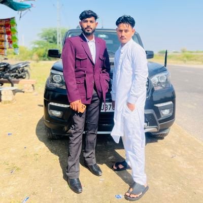 officialkaifkha's profile picture. Brandad kamina sitant
nAtüre lifesTyłe lover 
atitude level  ziddiBoy  PHOTOHOLIc Music_lover  royal entry