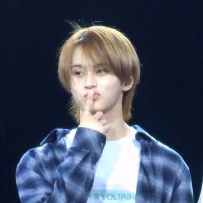 neonblood25's profile picture. fan account🌱czennie