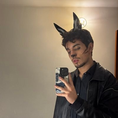 SergioVa711's profile picture. Not sure what I'm doing here, but I luv it