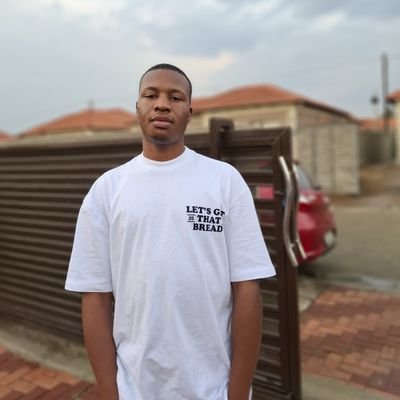 tsh3po_P's profile picture. MZUKULU || Wothi Mnguni omkhulu || I follow back.