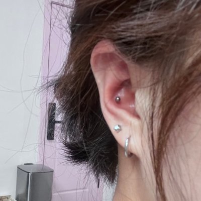 gadiiskesyil's profile picture. i talk too much about random things, romanticize everything, and somehow end up craving mie ayam every time, life's kinda messy but i make it look cute