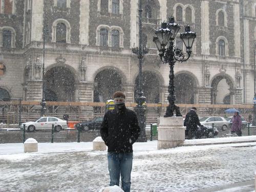 charrky's profile picture. not a zombie