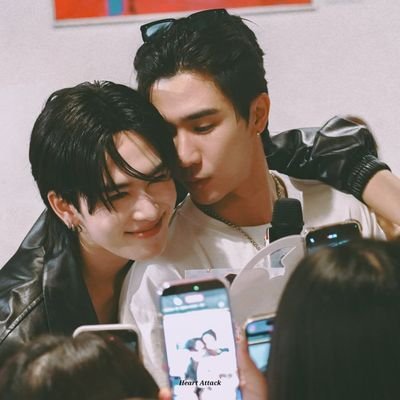 Promise1451936's profile picture. amo Perth Santa, Billkin PP Krit, Jimin