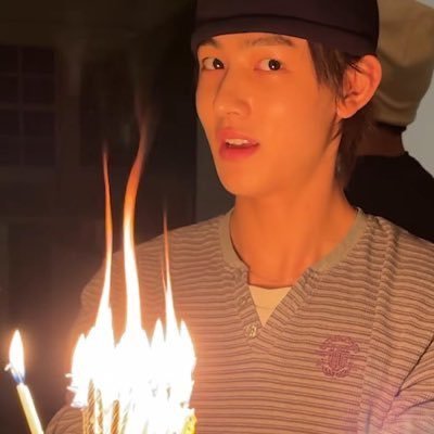 FalakMagray's profile picture. that's so fire.