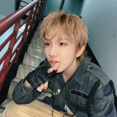 unakkNuna's profile picture. ɪɴғᴘ ┆
ᴀʀɪᴇs ᴀᴘʀɪʟ ♈︎ ┆
ɴᴏ ɢᴀᴍᴇ, ɴᴏ ᴄᴏғғᴇ, ɴᴏ ʟɪғᴇ ♡ ┆
#BAEKHYUN #ONEDOOR #ATINY